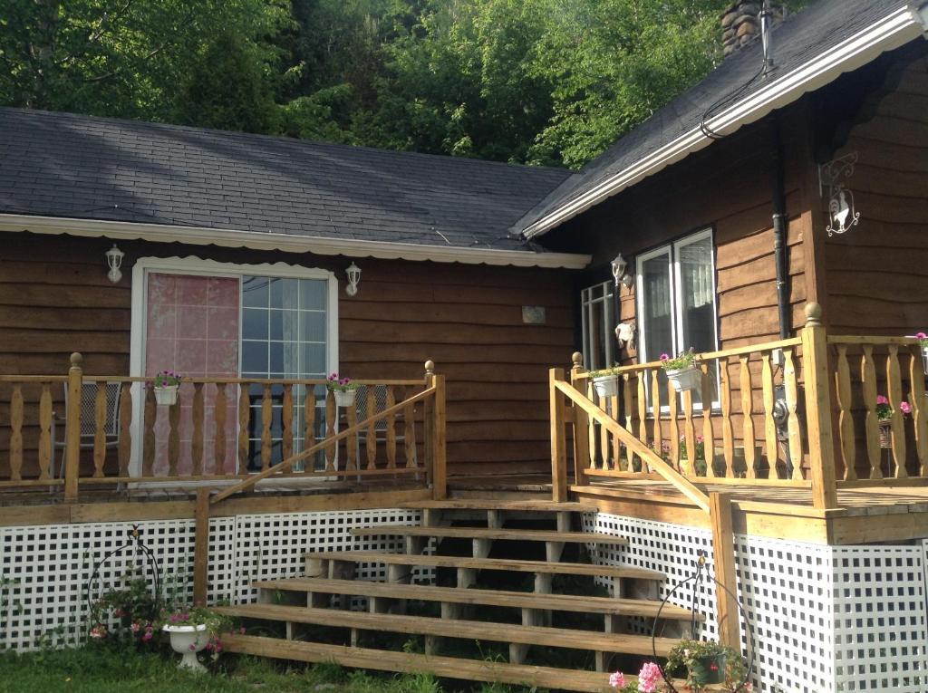 Gite La Tourelle Du Cap La Malbaie Exterior photo